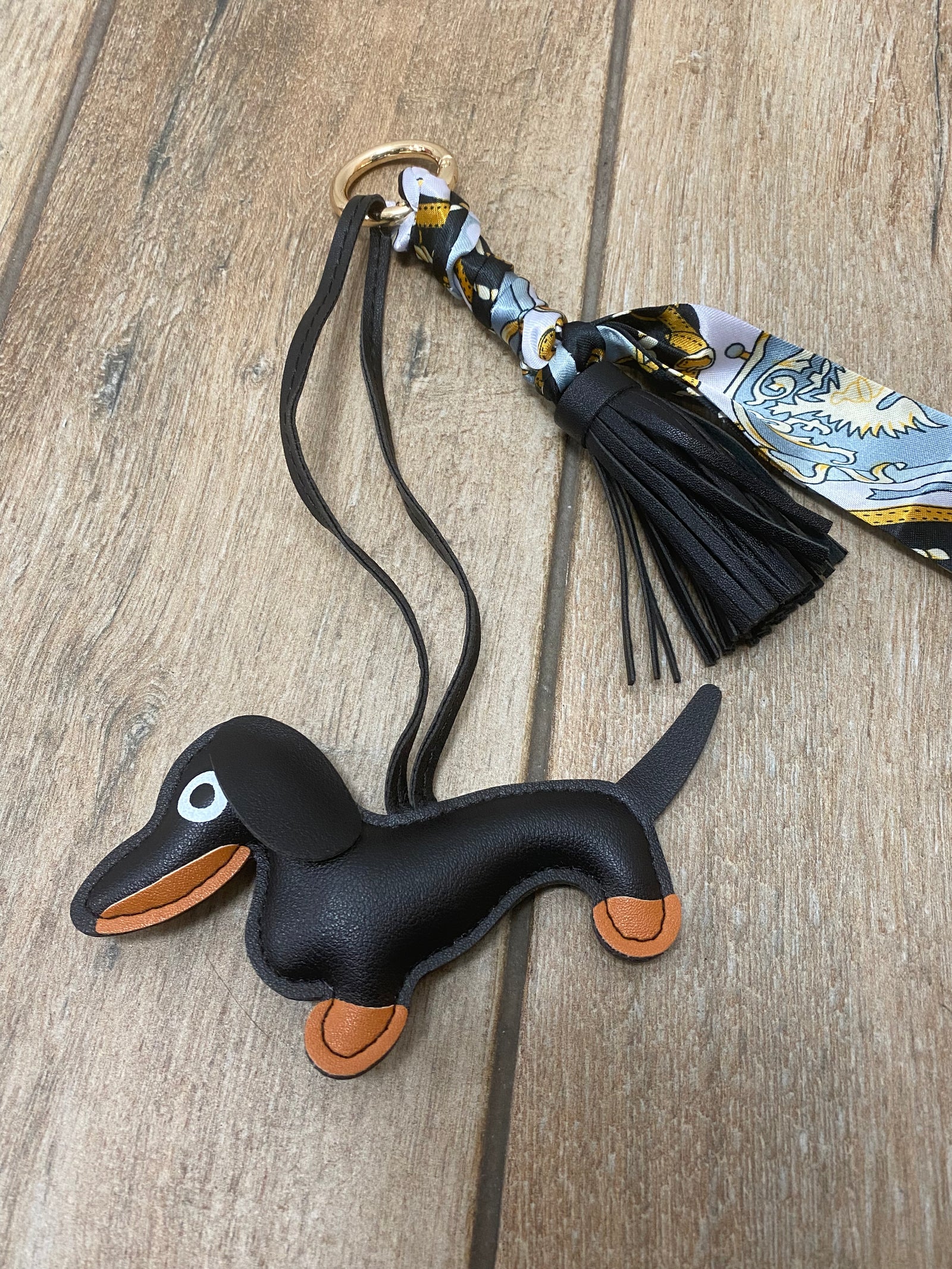 Tassel Keychain with Black Dachshund