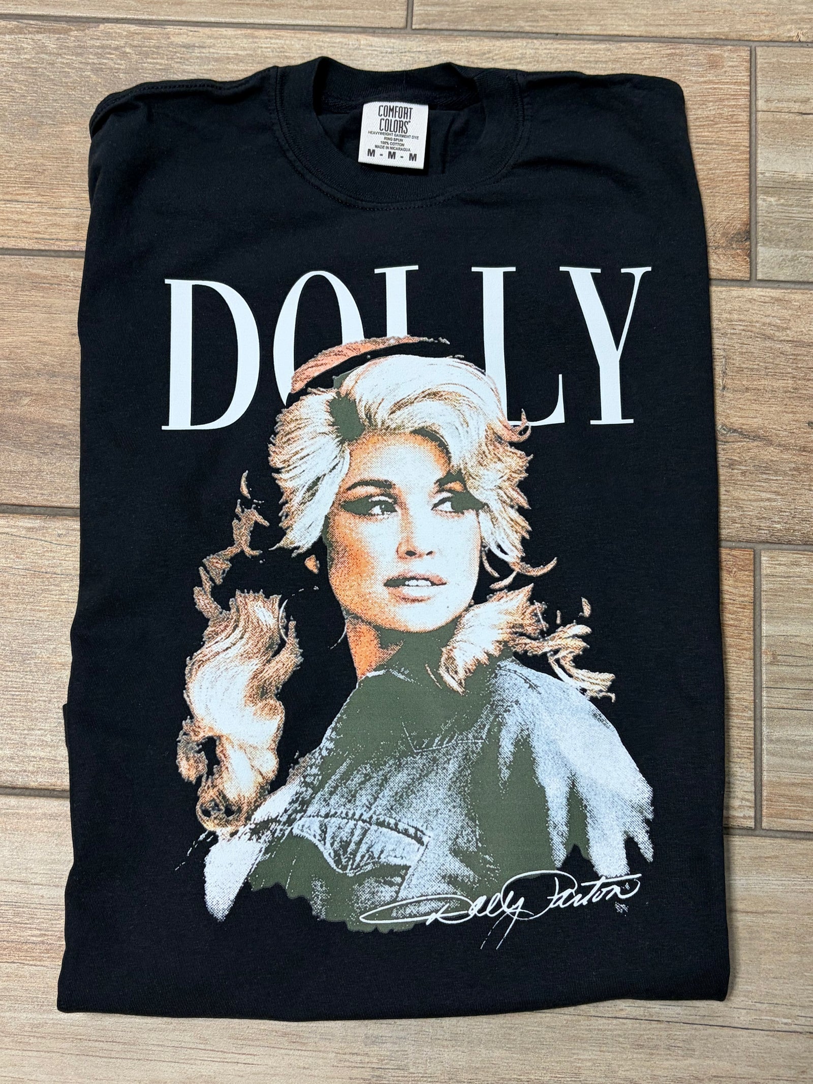 Dolly Graphic Tee