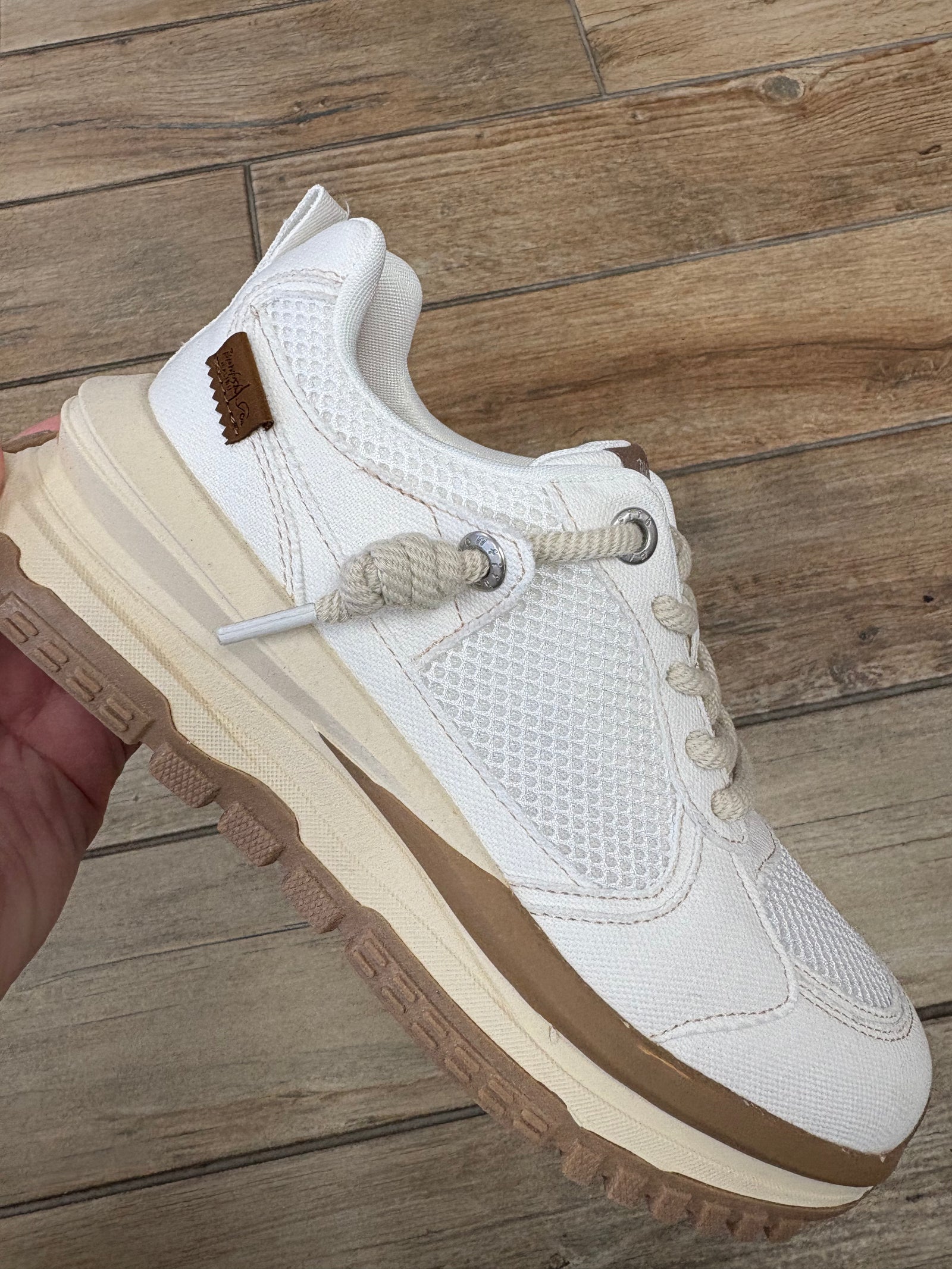 Blowfish Leotina Sneaker White Canvas