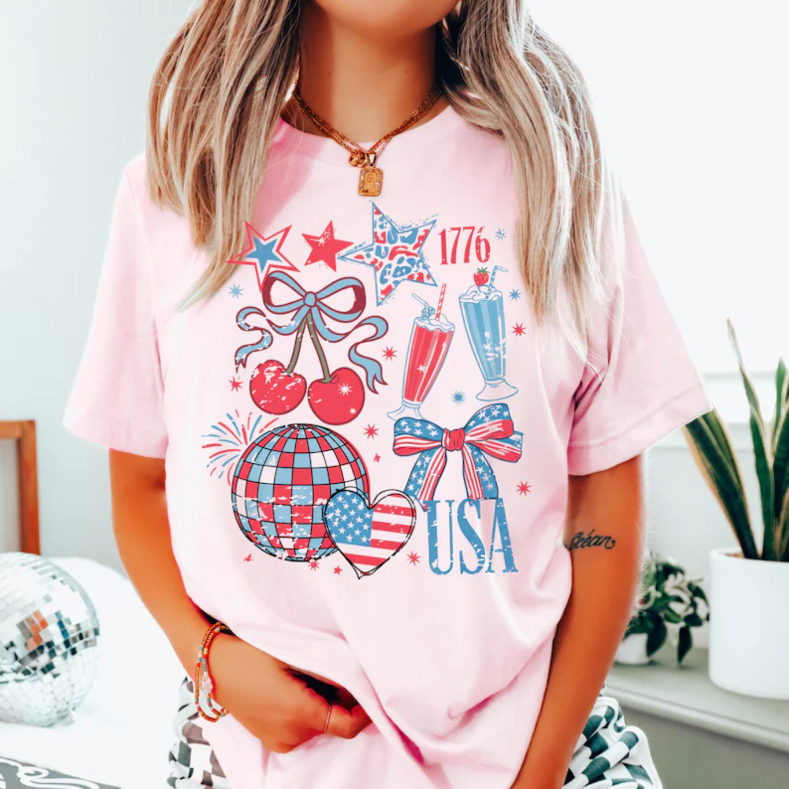 America Retro Grunge Graphic Tee 2 Colors