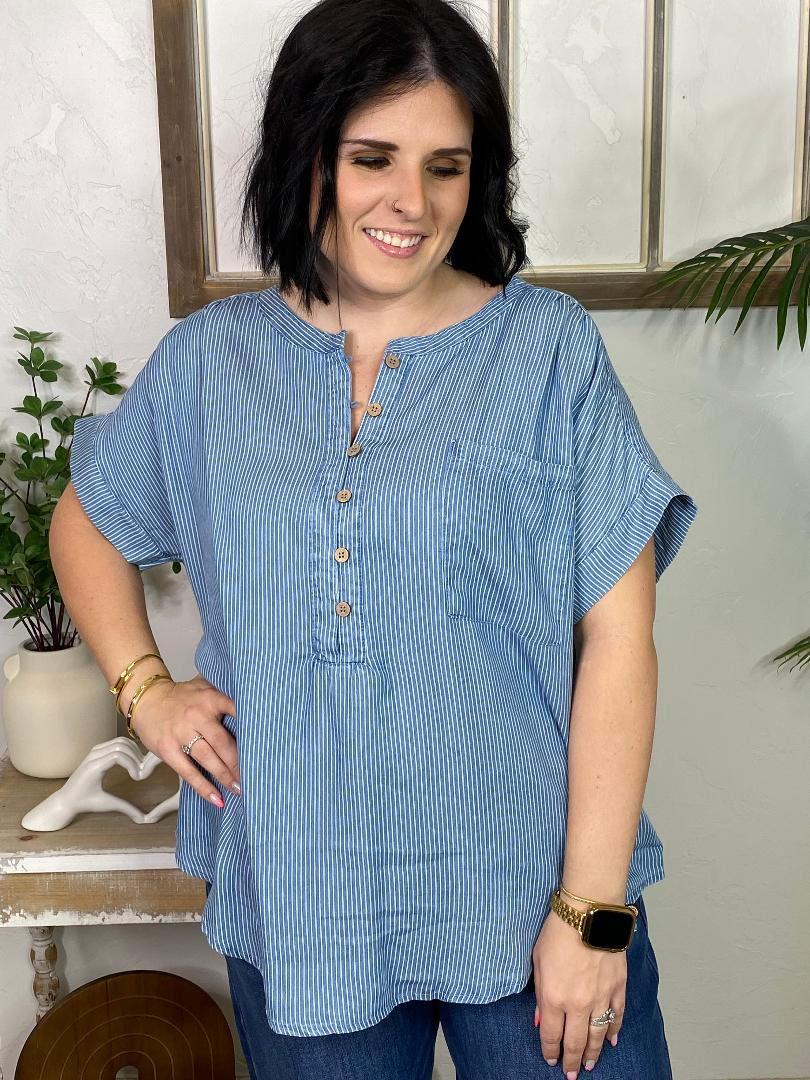 Chambray Striped Henley in Curvy