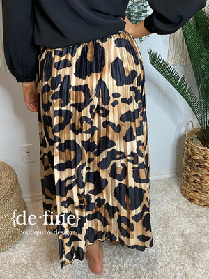 Large Scale Leopard Satin Pleated Midi Skirt