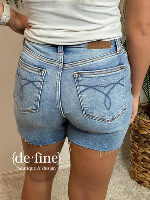 Judy Blue Light Wash Cut Hem Shorts with Pocket Detail in Regular & Curvy