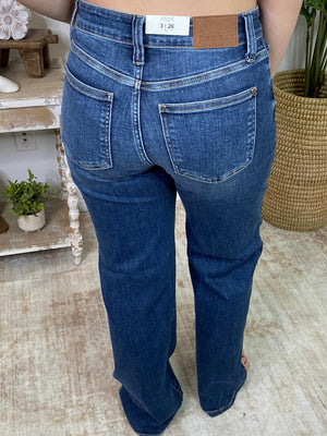 Judy Blue Mid Rise 2 Pocket Straight Jeans in Regular & Curvy