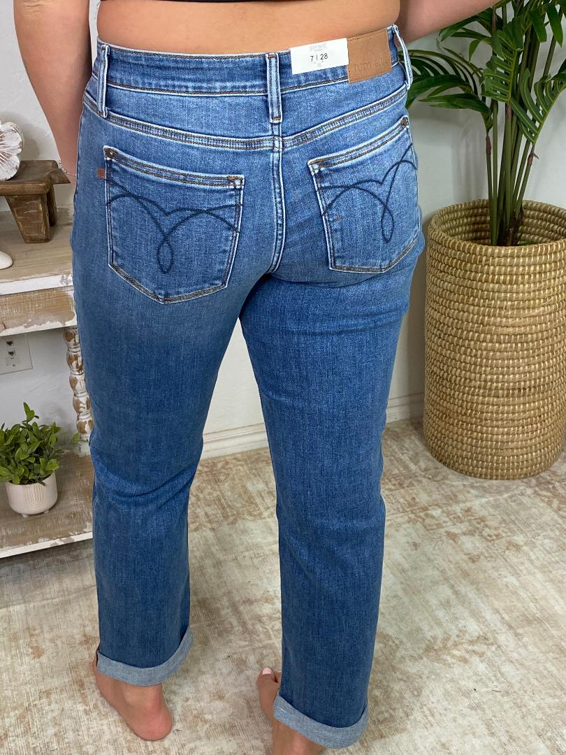 Judy Blue Mid Rise Boyfriend Classic Jeans in Regular & Curvy