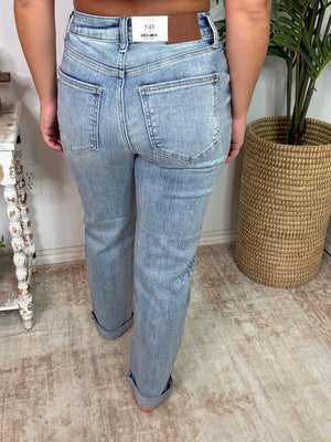 Judy Blue Mid Rise Billie Boyfriend Light Iced Indigo Jeans
