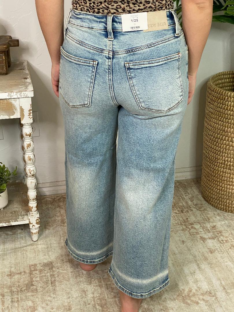 Judy Blue Mid Rise Wide Crop