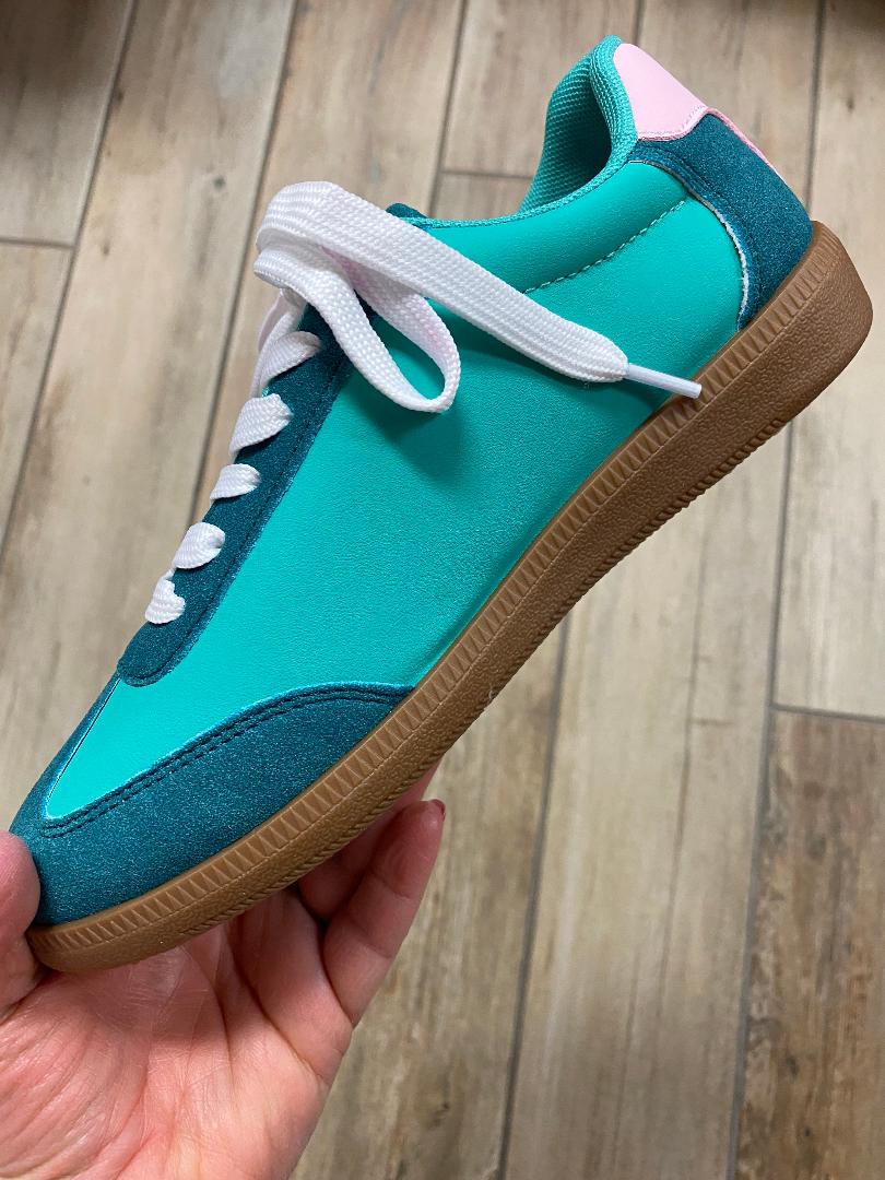 Outwoods Emerald Combo Sneakers