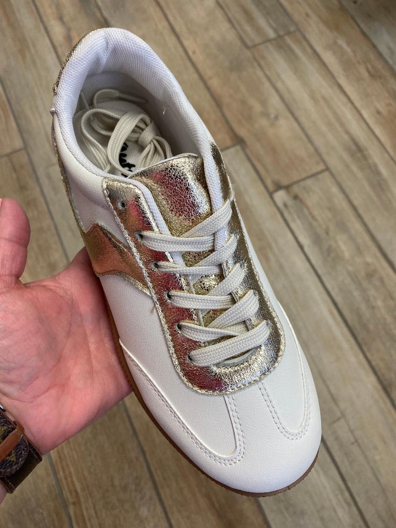 Outwoods White and Gold Combo Sneakers
