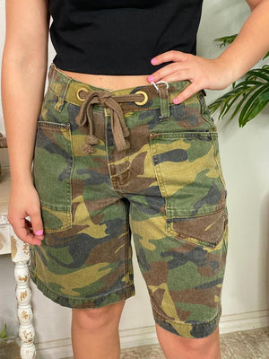 Risen Slouchy Jorts in Camo Print and Eyelet Waistband Detail S-3XL