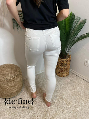 Judy Blue White Mid Rise Skinny Destroyed Jeans - 29" Inseam